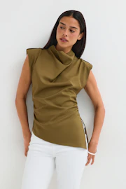 Shoulder pads top