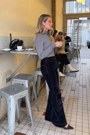 Waist hug flock jeans