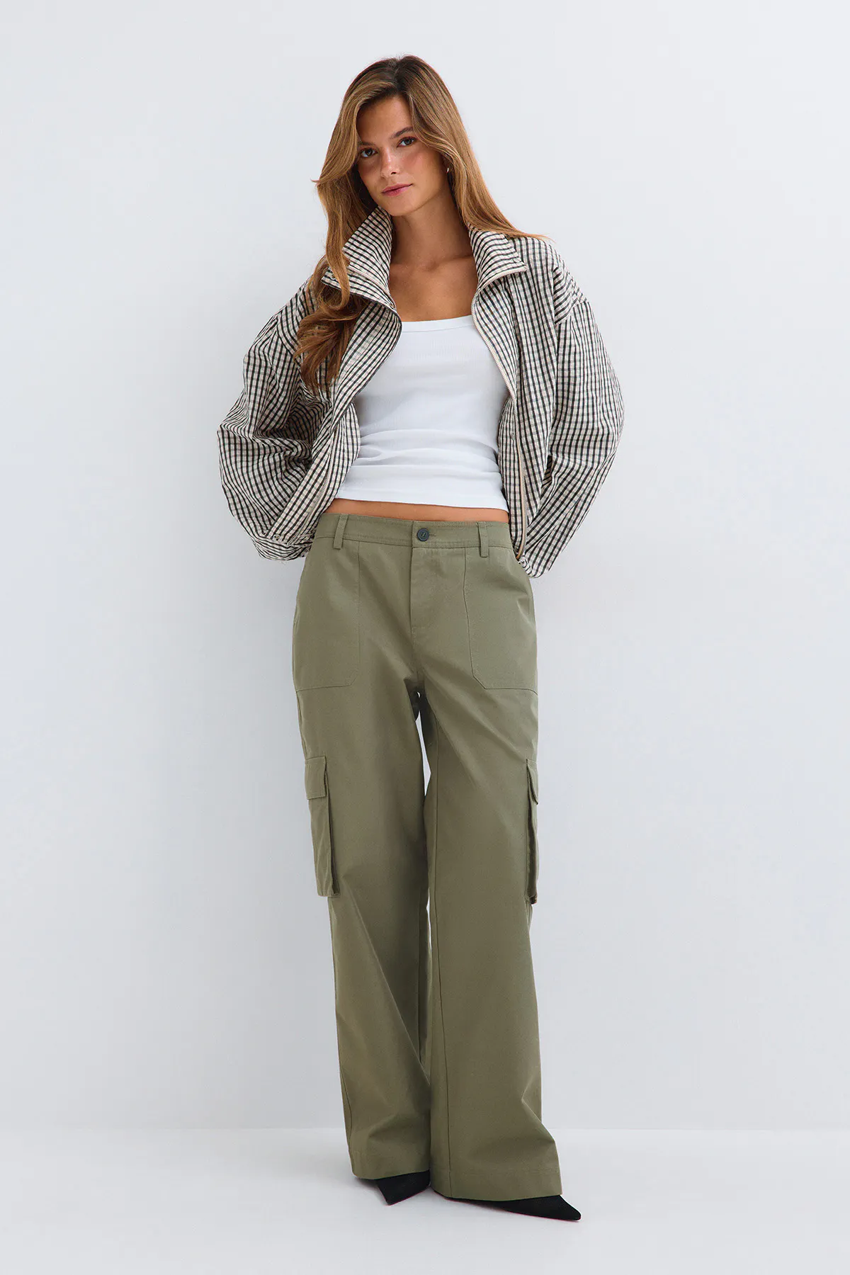 Cargo trousers — byxor med fickor från Gina Tricot