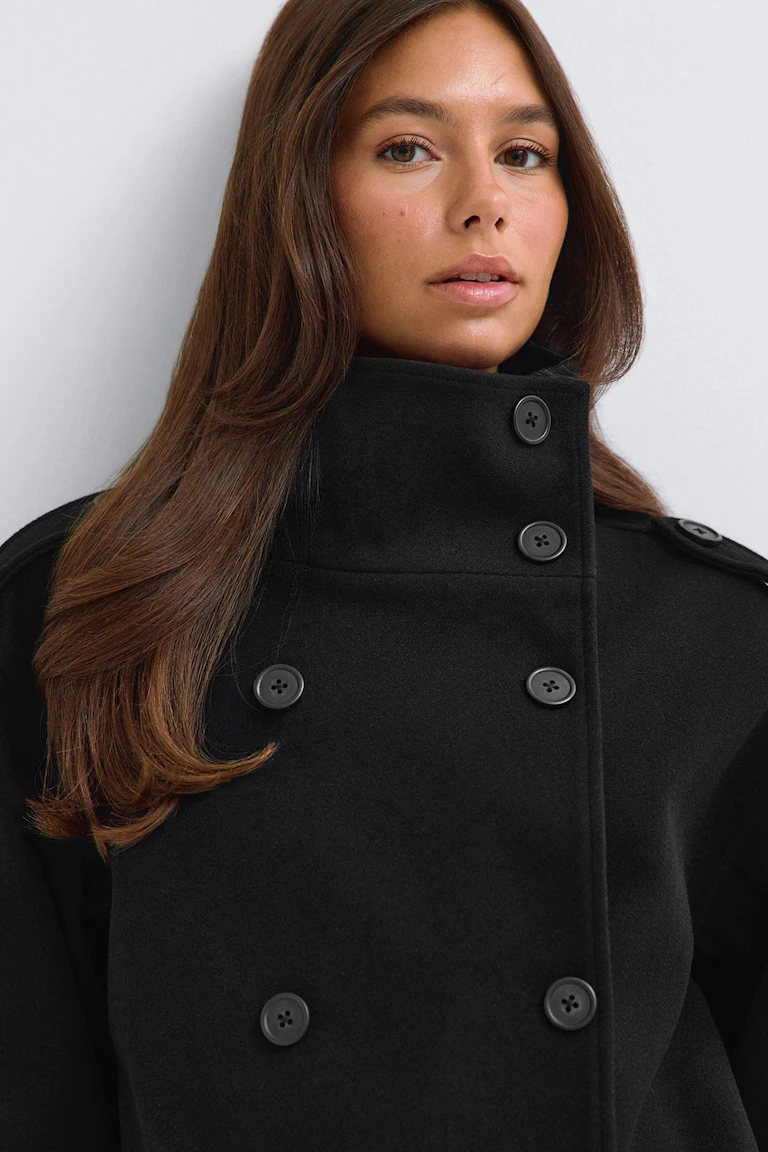 317909000