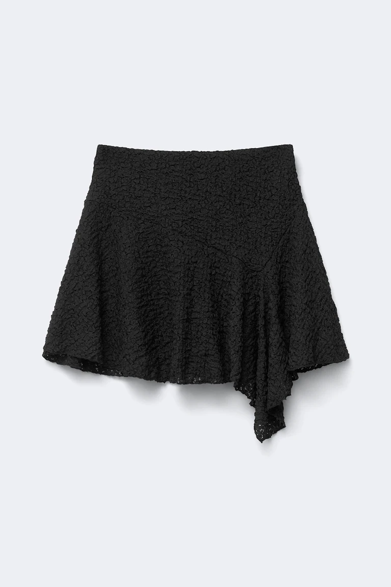 318889000