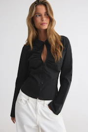 Keyhole long sleeve shirt