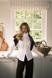 High neck shaped shirt
