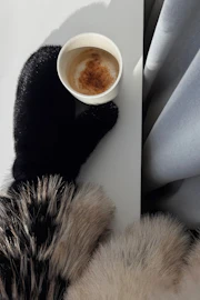 Faux fur mittens