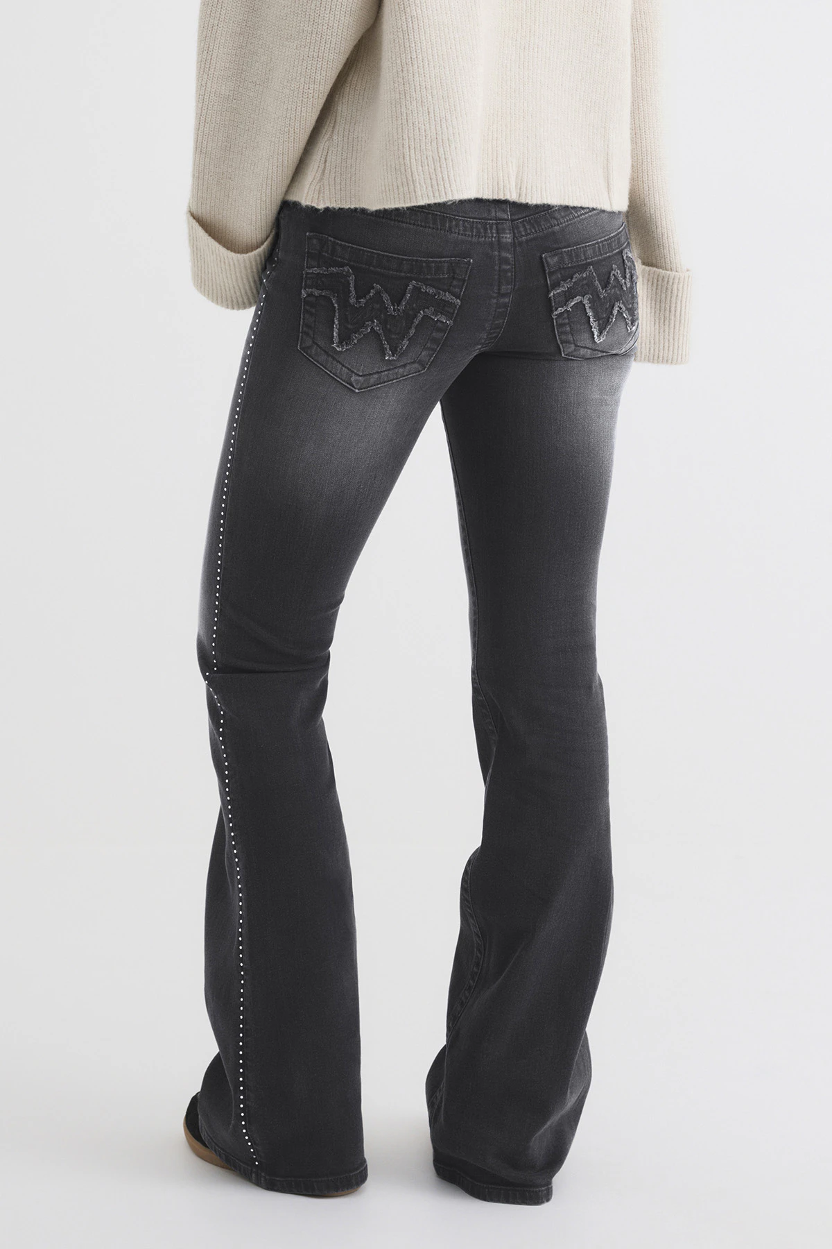 Gina Tricot 14+ runway studs jeans tall dam – bild 2