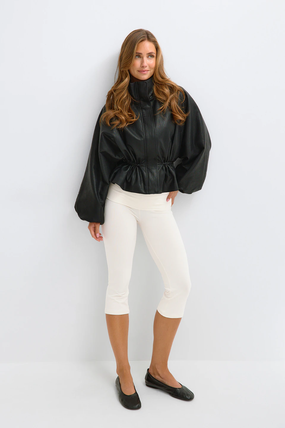 Folded capri trousers