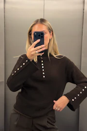 Wide sleeve knitted top