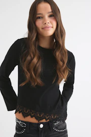 Y lace detail top