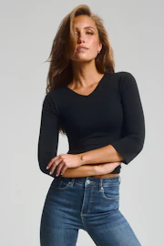 V-neck quarter sleeve top