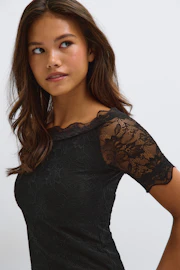 Y lace top