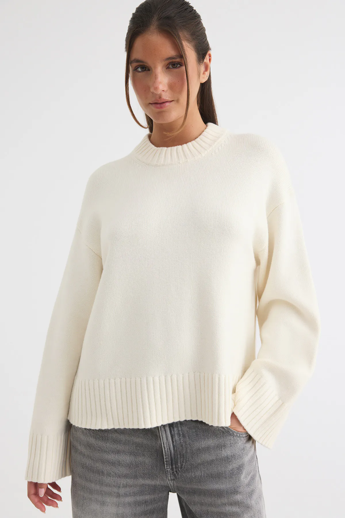 Wool blend knitted sweater - Vit - Dam - Gina Tricot