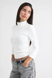 Quarter sleeve top