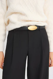 Buckle detail belt