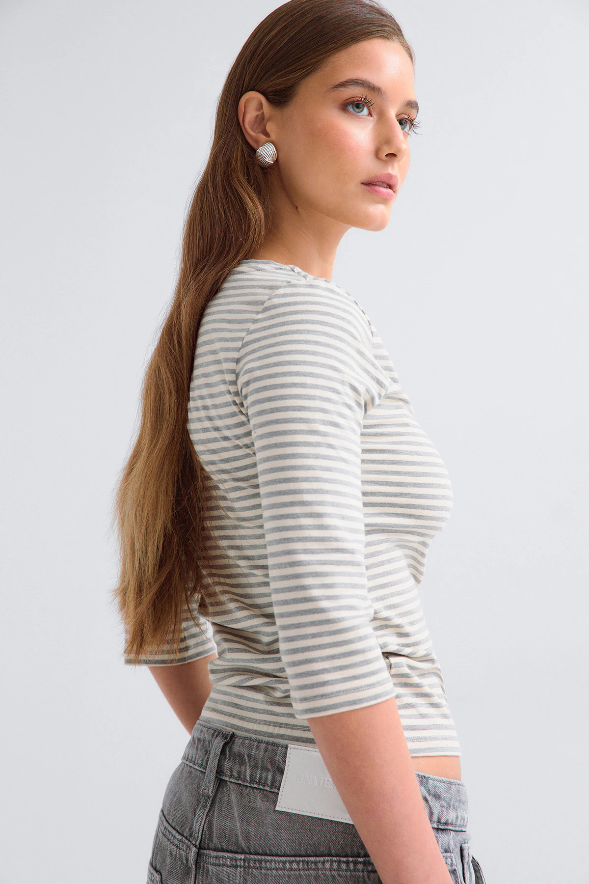 Gina Tricot V-neck quarter sleeve top toppar & linnen dam – bild 3