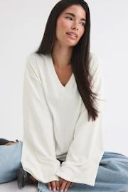 Loose fit v-neck tee