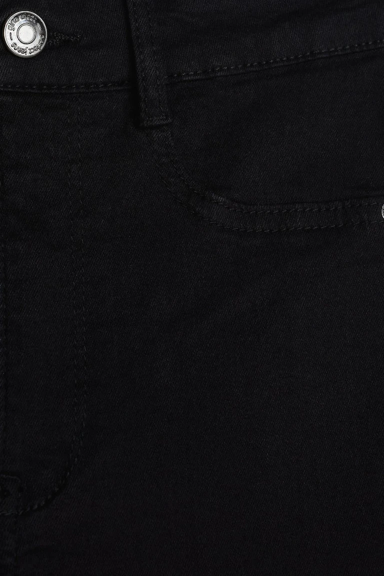 650819000