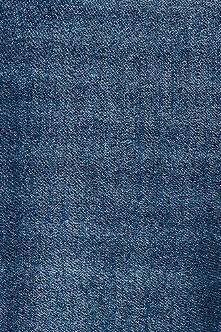 697655040