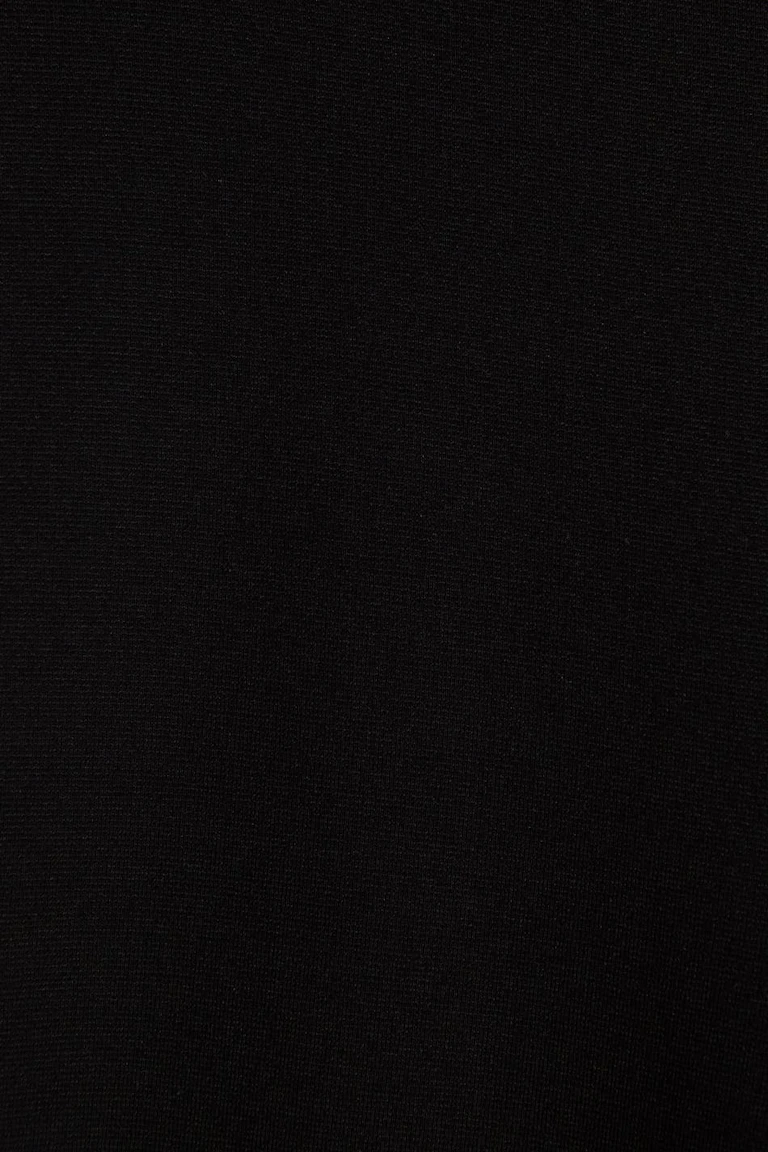 707589000