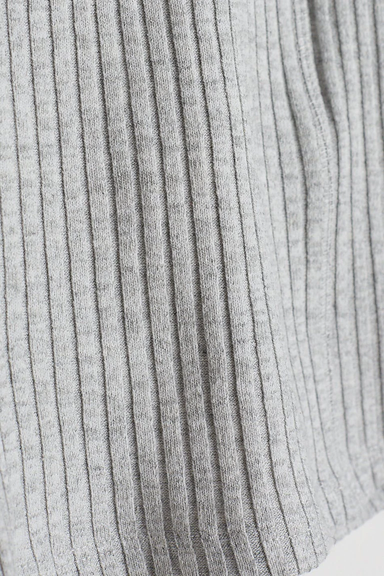 738818181