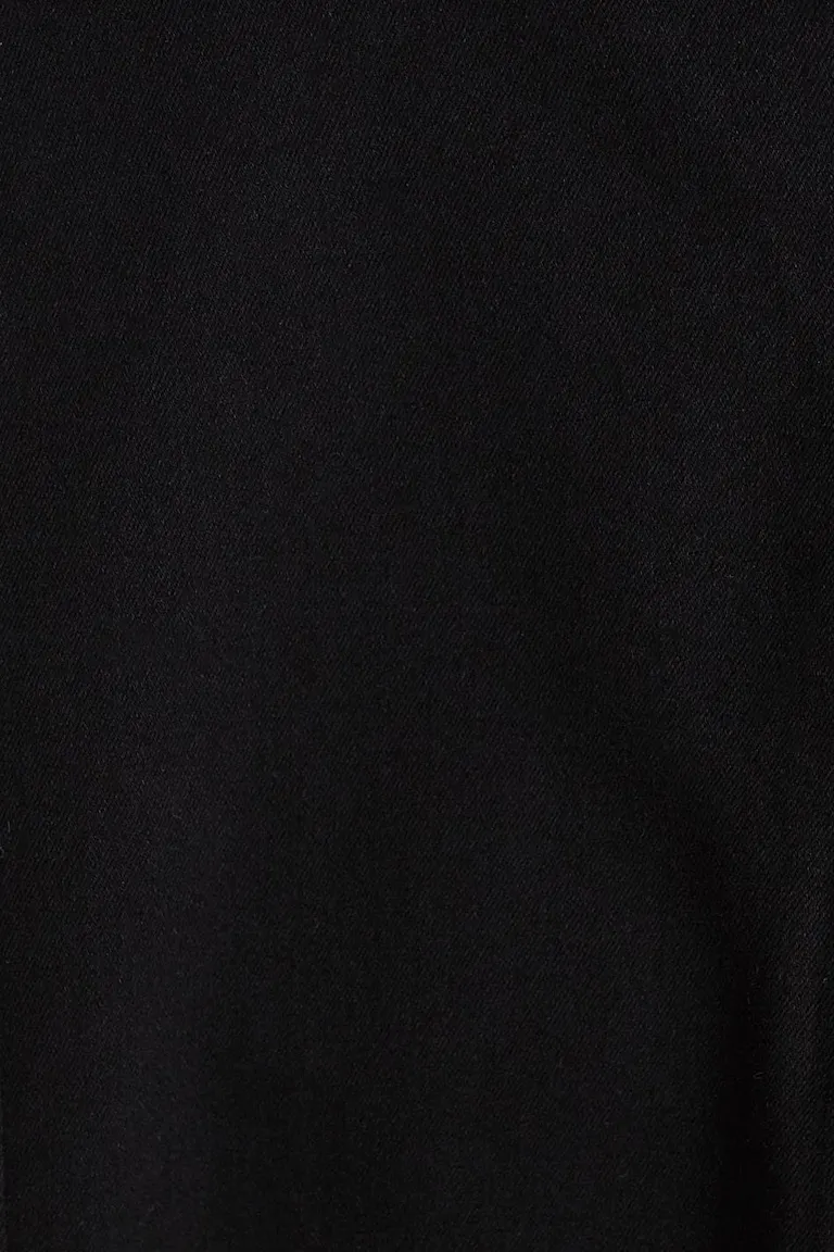 827289000