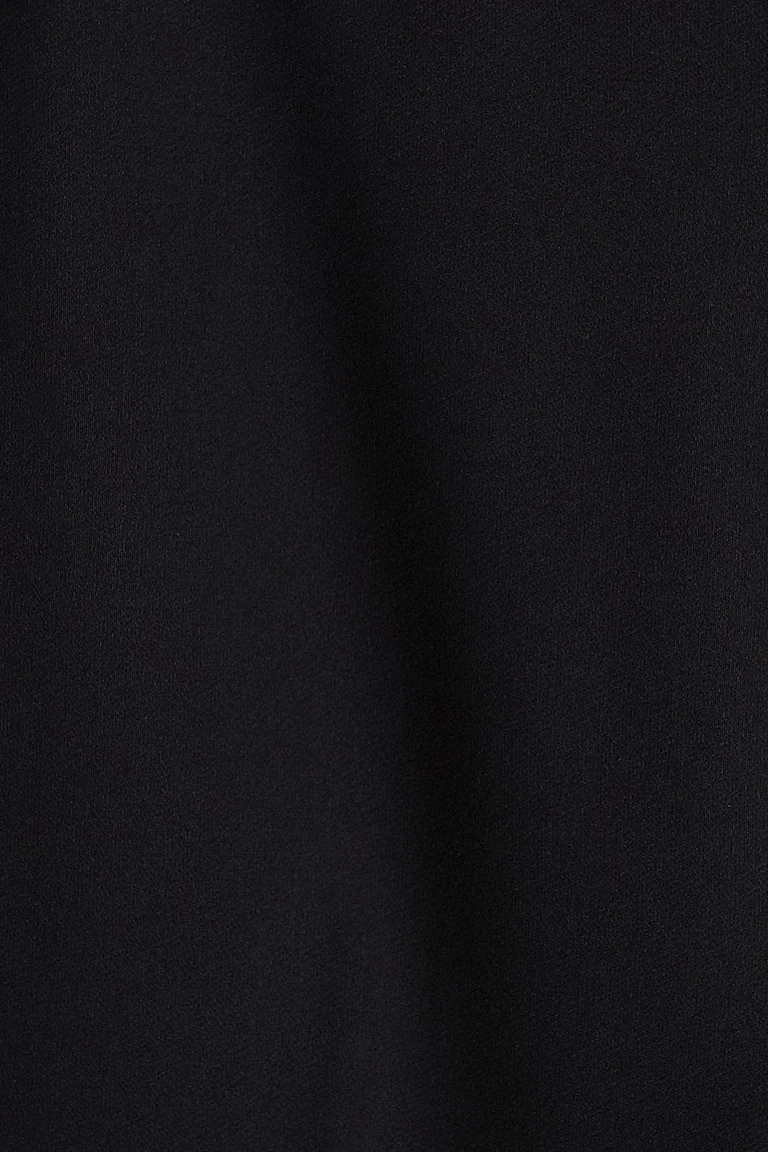 831359000