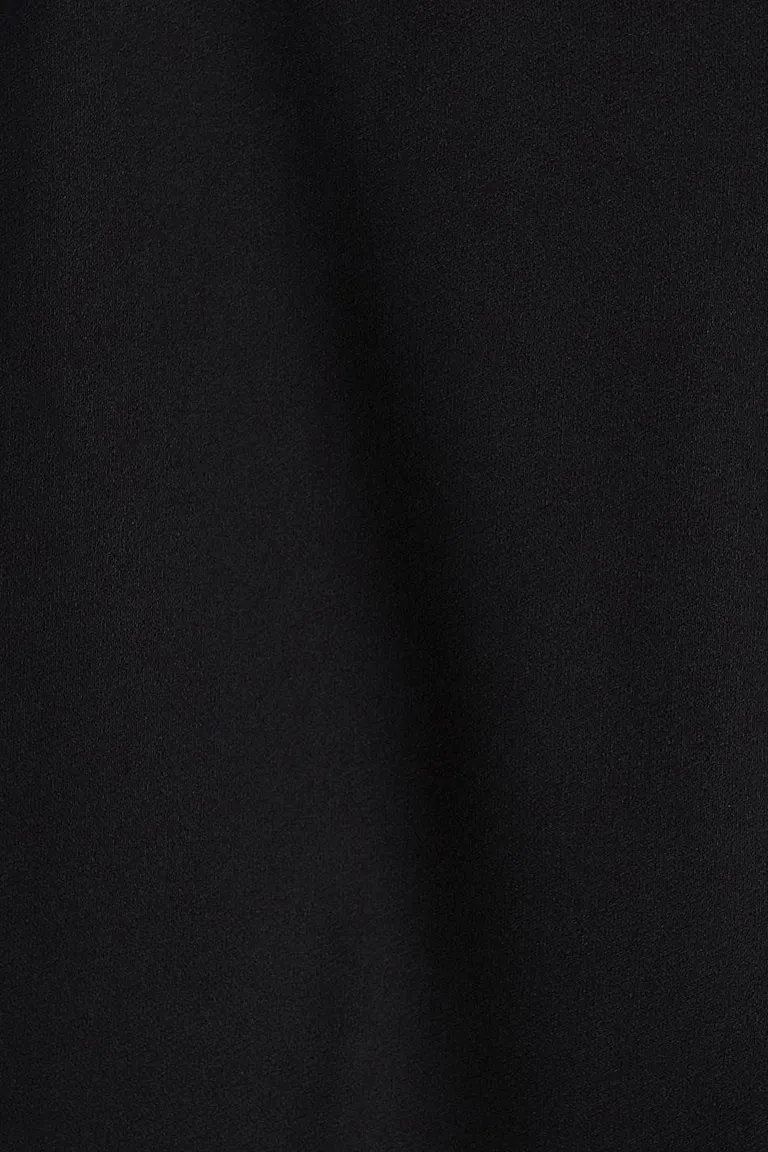 831359000