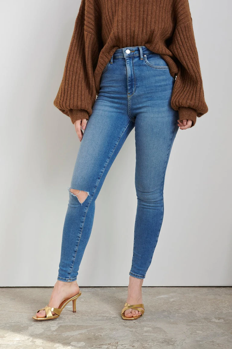 840495004