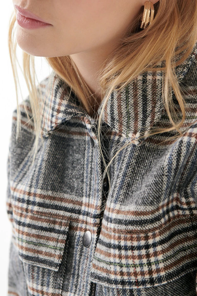 853298856