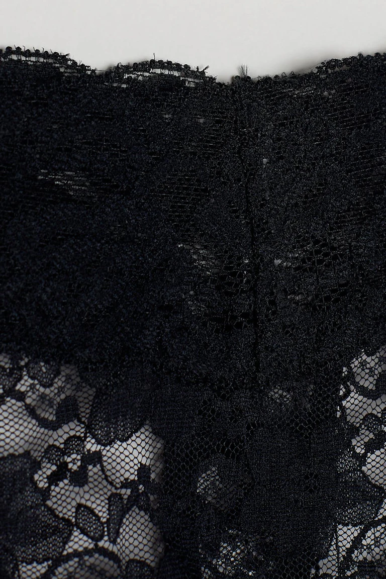 856709000