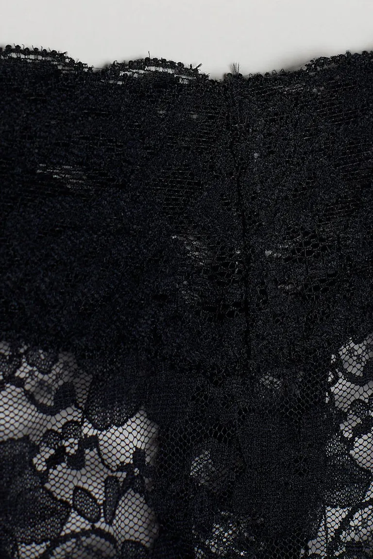 856709000