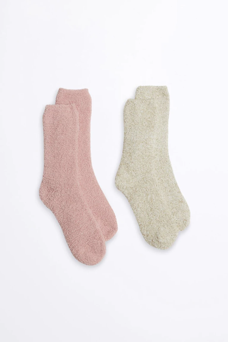 865757126