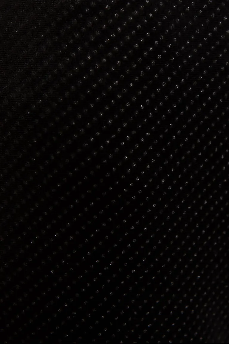 869069000