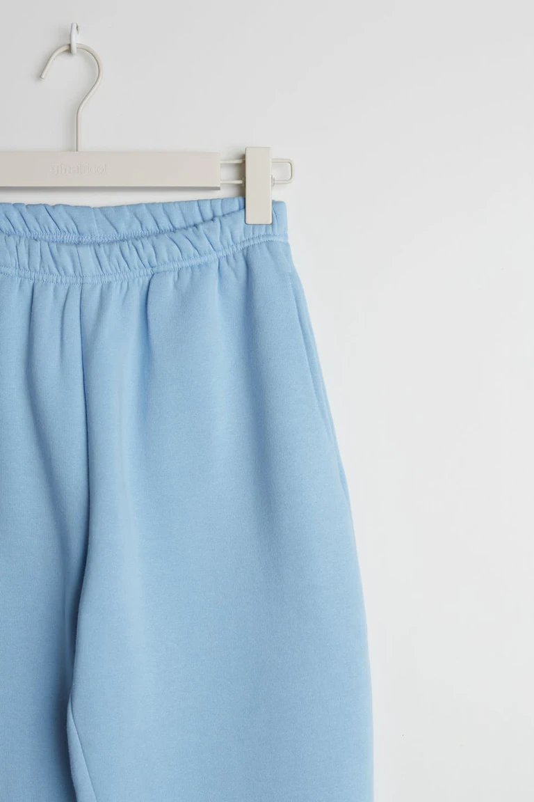 875905075