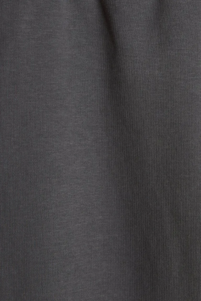 875908382
