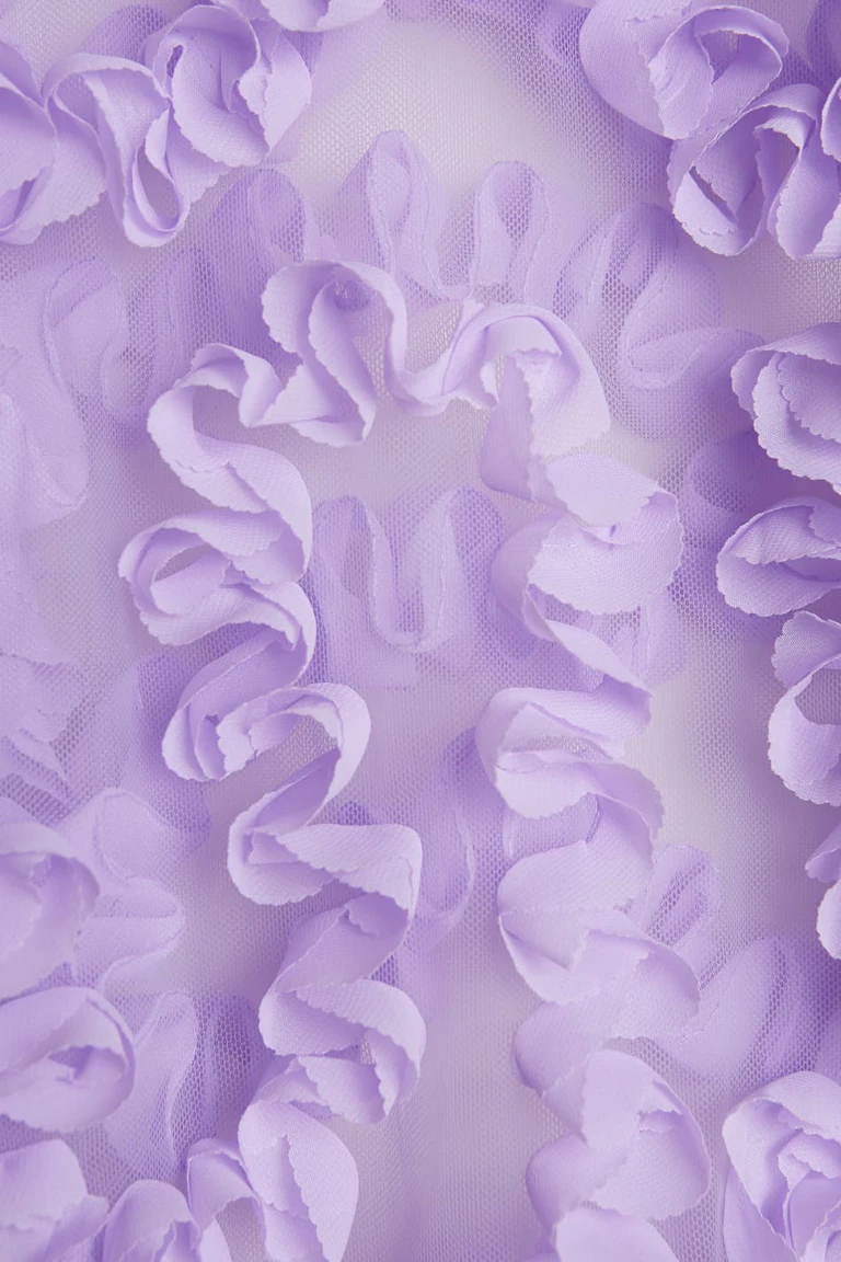 876085137
