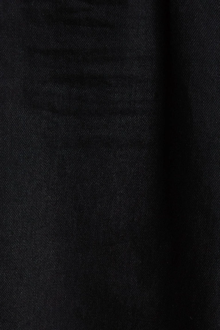 876499000