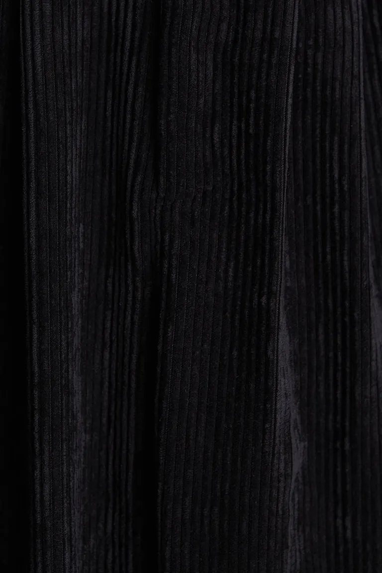 882059000