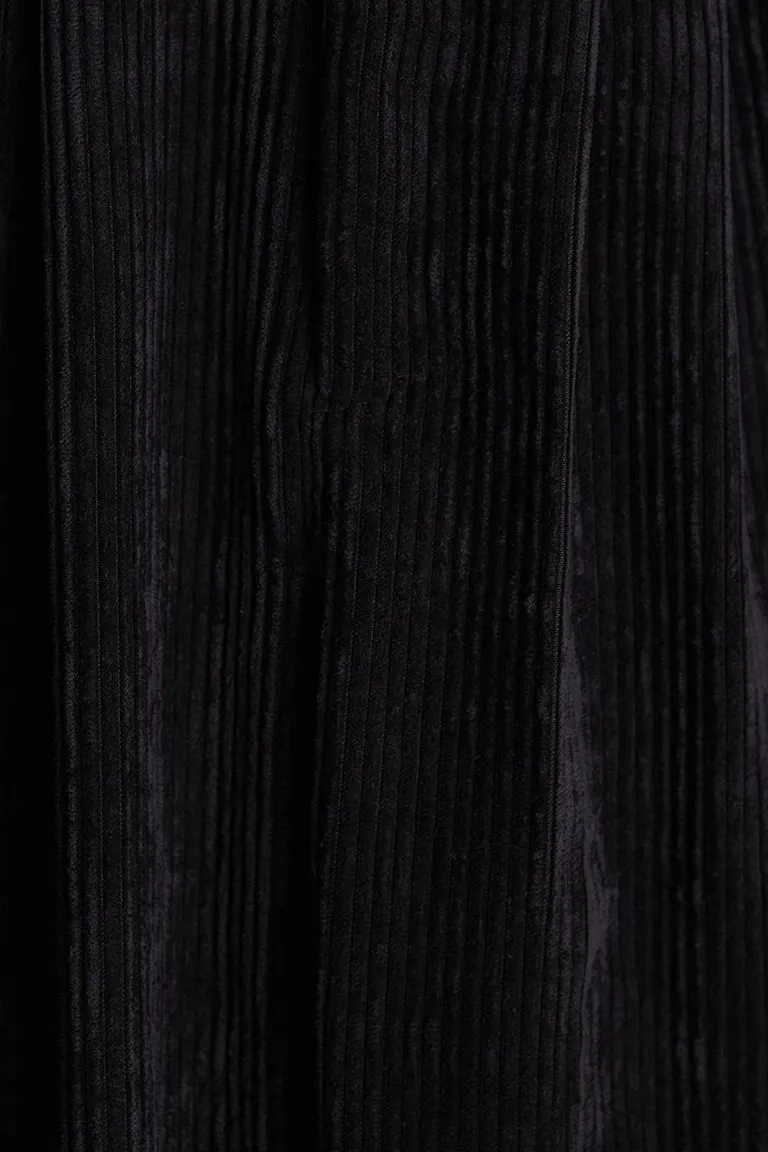 882059000