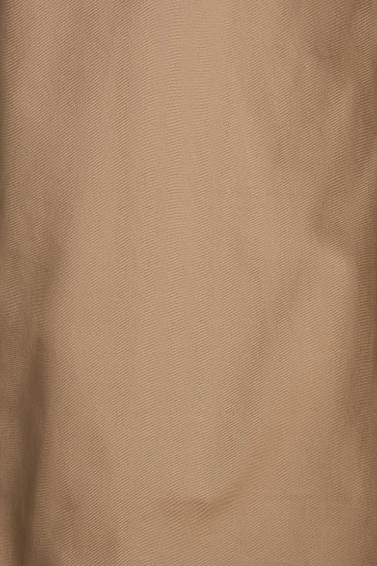 882111040