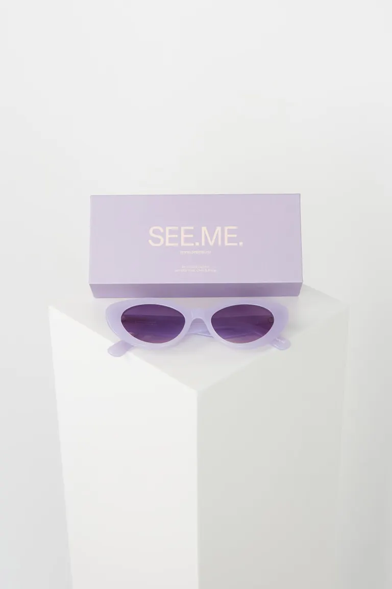 882454000