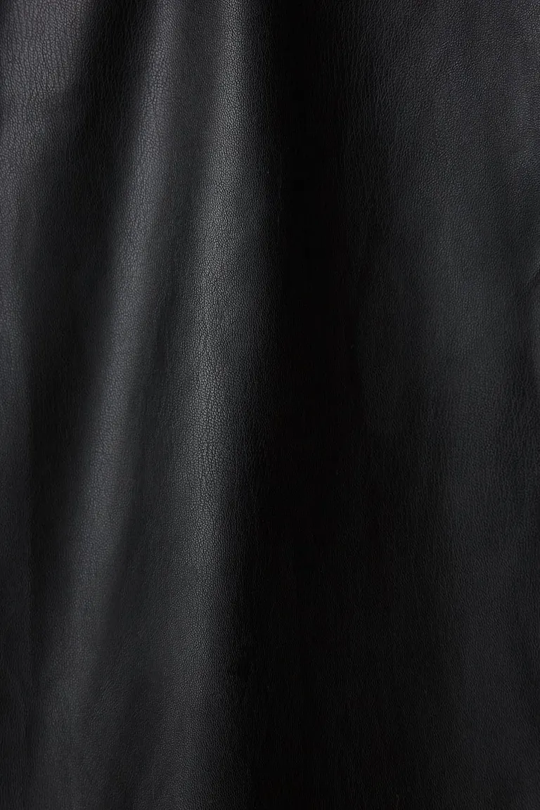 883519000