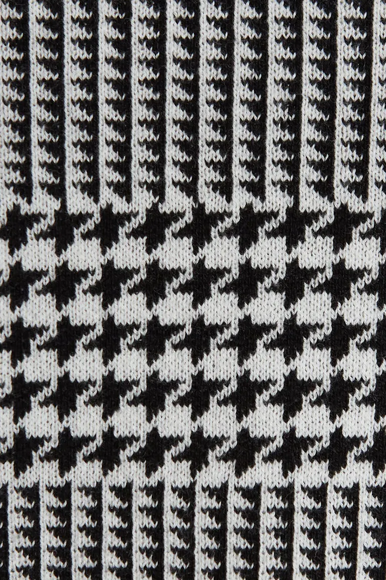 885938092