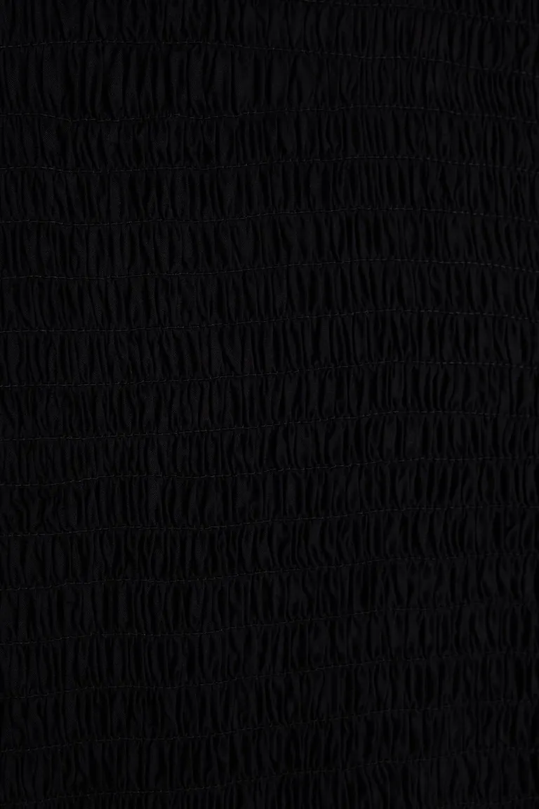 889589000