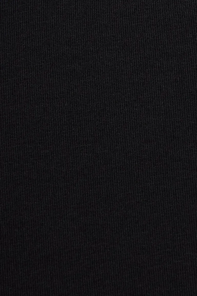 889869000