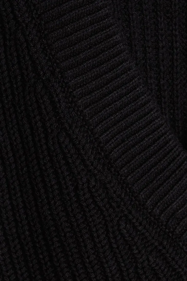 891129000