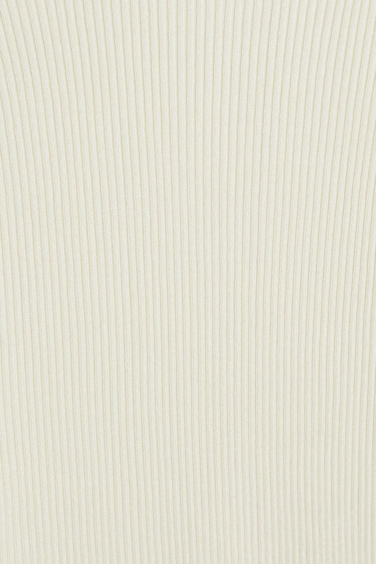 891361212