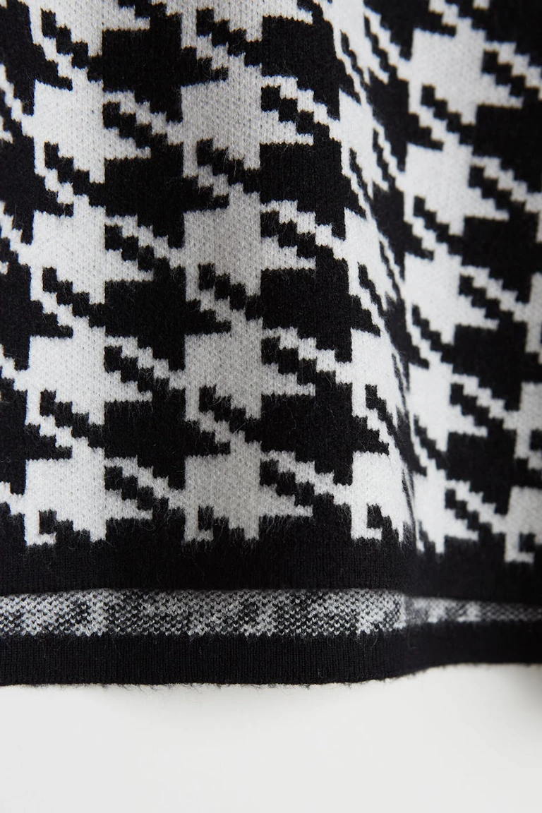 892501472