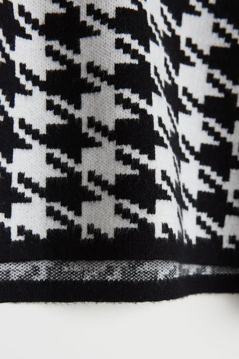 892501472