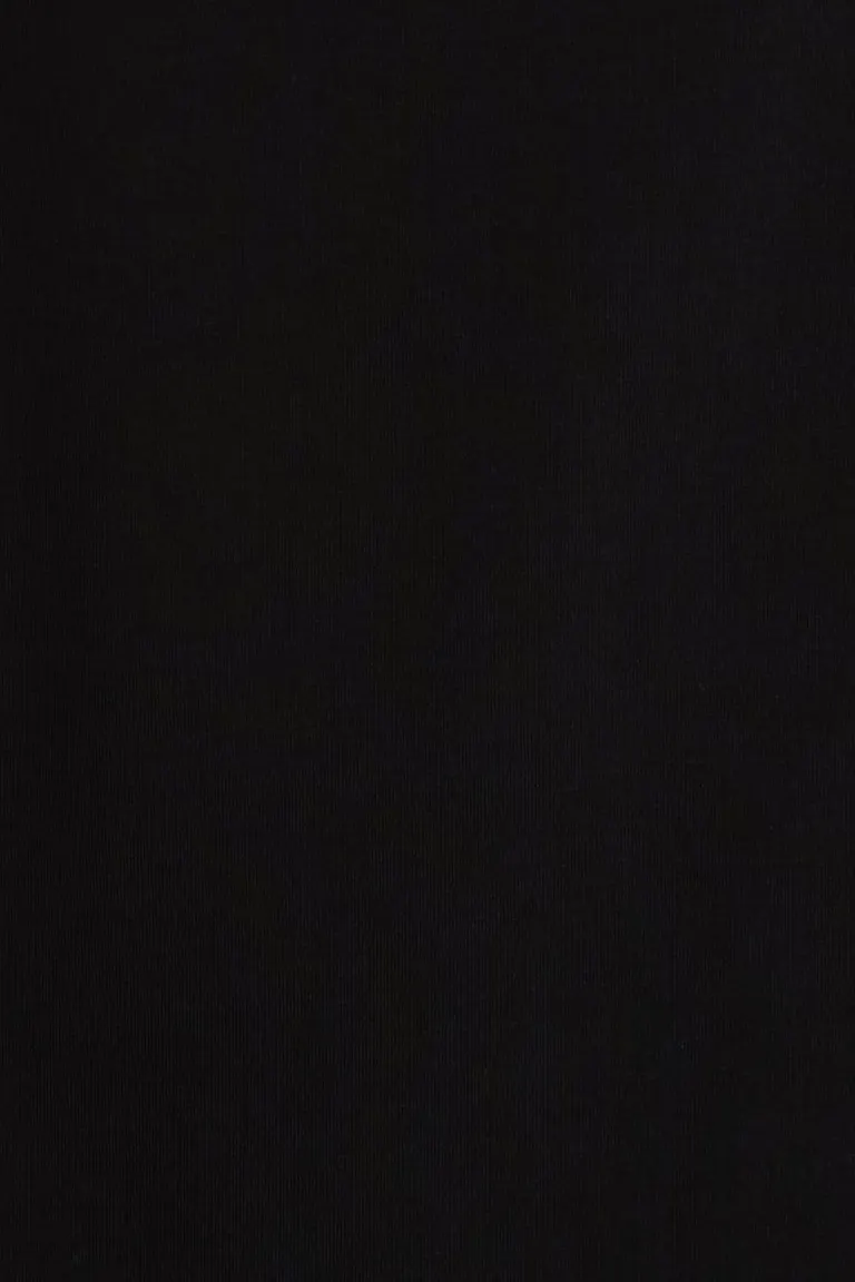892619000