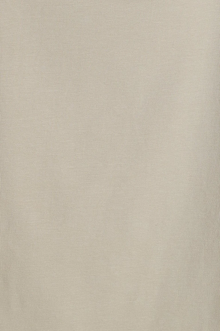 892619133